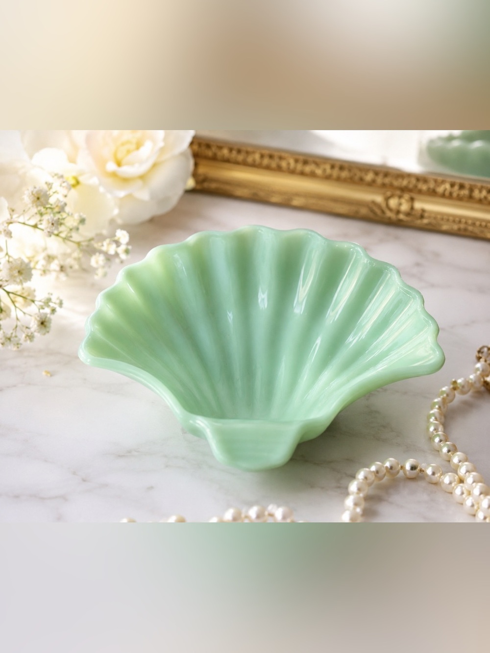 Vtg Elegant Jadeite Style Shell Mint Green Milk Glass Coastal Vanity Candy Dish